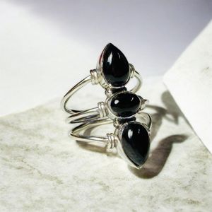 Bague unisexe en argent sterling 925 avec pierre précieuse taille poire, onyx noir naturel, design floral tendance, sertissage clos, pour mariage et fête - Product Image 1