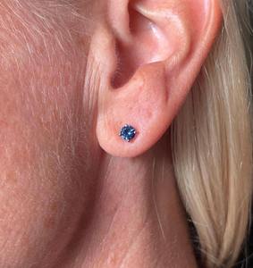 Boucles d'oreilles clous en saphir bleu 1,00 ct en or jaune 14 carats et or rose 18 carats, pierre de naissance de septembre, style tendance, plaqué or pour fiançailles - Product Image 2