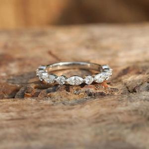 Anillo de Eternidad de Lujo con Diamantes Alternados en Forma de Marquise y Redondos, Oro de 14K, Anillo de Boda Apilable, Fabricante de Joyería Fina - Product Image 3