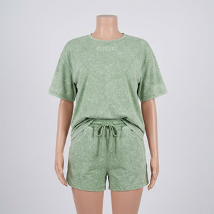 Ensemble de vêtements de sport 2 pièces pour femme grande taille, short de cyclisme et t-shirt standard, séchage rapide, respirant, écologique, longueur genou, couleur unie, Fabricant OEM - Product Image 1