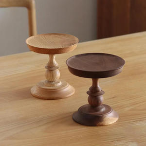 Base Redonda de Madera Ecológica Hecha a Mano para Tartas, Apta para Lavavajillas, Ideal para Cumpleaños y Postres - Product Image 3