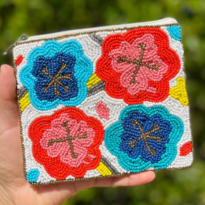 Monederos de alta calidad con bordado de cuentas y forro de tela suave en el interior. Hechos a mano en India. Monedero para mujeres y niñas. - Product Image 3