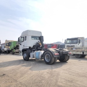 Camión Tractor Diésel 6x4 de Servicio Pesado para Logística de Alta Capacidad y Transporte de Mercancías - Product Image 5