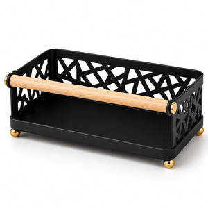 Plateau de rangement noir de luxe avec un corps élégant en métal noir mat, un magnifique cadre en métal doré et une poignée en bois naturel. - Product Image 4