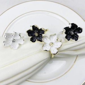Anillo para Servilletas con Diseño de Pétalos Elegantes en Color Negro, para Decoración de Mesa de Comedor, Decoración de Bodas, Fiestas y Uso Moderno en el Hogar - Product Image 2
