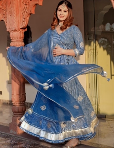 ชุดเลเฮนกาพร้อมผ้าคลุมไหล่ KV Blue Lehriya (ชุด 3 ชิ้น) - Product Image 3