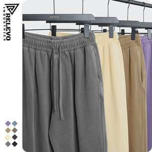 Pantalon de survêtement épais pour homme – Joggers en coton uni, coupés et cousus, modèle stock - Product Image 3