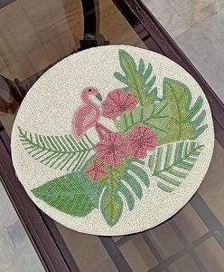 Napperon rond en perles de verre motif récif corallien, design unique, pour décoration de table de mariage ou de fête sur le thème côtier - Product Image 5