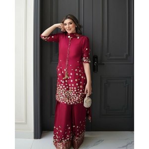 Conjunto de Traje de Fiesta de Satén con Bordado y Lentejuelas, Talla XL - Product Image 1