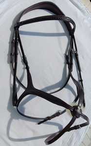 Brida Inglesa de Cuero Marrón y Negro para Caballo con Corona Acolchada y Hebillas de Acero Inoxidable - Product Image 3