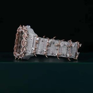 Montre élégante de luxe à cadran carré en alliage, avec aiguilles en moissanite et bracelet en acier inoxydable, design tendance - Product Image 2