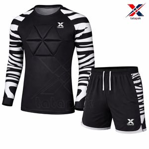 Professional Football Goalkeeper Jersey Set With Protective Chest <b>Padding</b> Soccer Goalkeeper Uniform For Unisex Adults OEM - Product Image 4