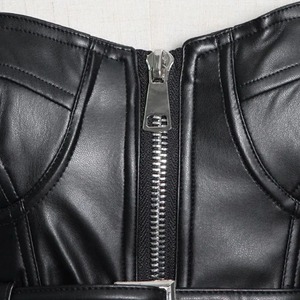 Top Corto Sexy de Piel Sintética Negra para Mujer, Cuello Cuadrado, Manga Larga, Espalda Descubierta, Chaqueta Corta con Cremallera - Product Image 4