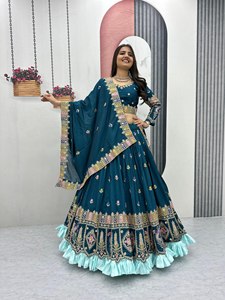 Lahenga Choli Dupatta de Seda Vichitra con Bordado de Hilo y Lentejuelas, Largo hasta el Suelo, Estilo Vintage para Fiesta - Product Image 2