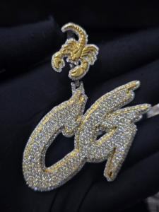 Pendentif Lettre Personnalisée Hip Hop pour Homme en Argent Sterling 925 avec Diamant Moissanite VVS Certifié, Design Scorpion, Plaqué Rhodium - Product Image 1