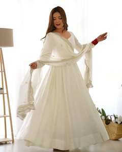 Robe Anarkali en soie Chanderi pure romaine lourde 16 Kali avec manches Churidar rembourrées - Product Image 4