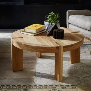 Table basse en bois aux tons chauds conçue pour compléter le mobilier de salon grâce à la beauté du bois naturel - Product Image 2