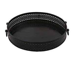 Plateau de service noir de forme ronde en métal décoratif de table pour la décoration de la maison fabriqué en laiton dans une finition noire vieillie - Product Image 5