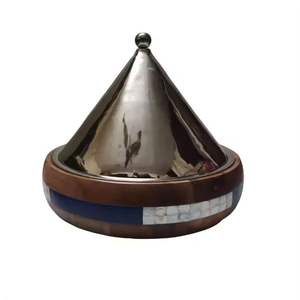 Plat de service de luxe en acier inoxydable, type tajine arabe, avec base en bois, pour buffet et traiteur - Product Image 1