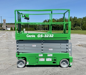 รถยกแบบกรรไกรไฟฟ้า New Genie GS-3232 ขนาด 18.39 เมตร ขับเคลื่อนด้วยตัวเอง ระบบไฮดรอลิก สำหรับใช้งานภายในและภายนอกอาคาร - Product Image 2