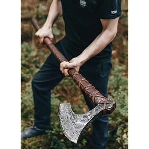 Hache viking artisanale avec manche en bois de frêne gravé et fourreau en cuir avec gravure sur la tête - Product Image 2