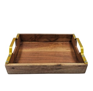 Bandeja rectangular multiusos, bandeja de madera maciza para desayuno con asas de latón, decoración para el hogar. - Product Image 1