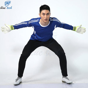 ชุดผู้รักษาประตูฟุตบอลคุณภาพสูง เสื้อเจอร์ซีย์พร้อมกางเกงบุฟองน้ำพิมพ์ลาย ป้องกันรังสียูวี แห้งเร็ว ชุดยูนิฟอร์มผู้รักษาประตูแบบกำหนดเองได้ - Product Image 3