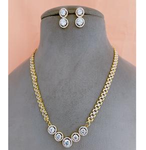 ชุดสร้อยคอทองเหลืองชุบทองประดับเพชรซิร์คอนคุณภาพพรีเมียม ดีไซน์หรูหรา พร้อมต่างหู เหมาะสำหรับงานแต่งงาน ของขวัญสำหรับผู้หญิง - Product Image 1