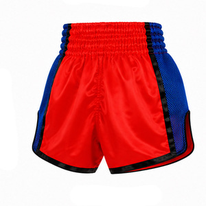 Shorts de Muay Thai pour hommes en satin polyester rouge et bleu, taille haute, fermeture élastique, respirant, décontracté, logo frontal - Product Image 5
