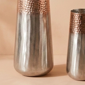 Vase à fleurs en cuivre martelé et métal argenté, duo moderne, ensemble de deux pièces, fait main, accent de table, décoration unique pour salon - Product Image 4