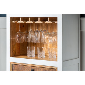 Meuble bar en bois massif avec rangement pour vin, étagère de présentation et rail de suspension, finition antique, design autoportant - Product Image 5