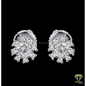 Pendientes de lujo con diamantes VVS cultivados en laboratorio, plata de ley 925, con centro redondo grande y borde floral de piedras. - Product Image 5