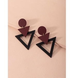 Pendientes artesanales de resina con gancho - Product Image 2