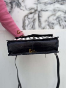 Bolso de Hombro de Cuero con Diseño Único, Tallado a Mano, Estilo Bohemio Gitano, Hecho a Mano, con Patrón de Damas de Invierno - Product Image 5