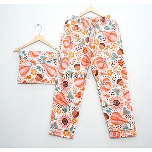 ชุดนอนผ้าฝ้ายแท้ 100% ขายดีที่สุด แขนยาว สวมใส่สบาย ชุดนอนแสนอบอุ่นสำหรับผู้หญิง ชุดลำลองติดกระดุมแบบคลาสสิก - Product Image 5