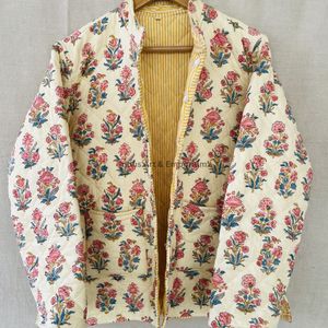 Chaqueta de algodón acolchada vintage hecha a mano, chaqueta de algodón vintage Jaipuri de manga larga - Product Image 4