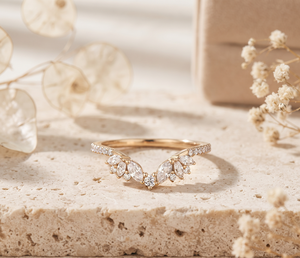 Bague de Fiançailles Minimaliste Courbée en Or Jaune 14K de Luxe avec Diamants en Grappe Marquise en V, Vente en Gros, OEM ODM - Product Image 3