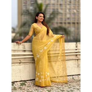 Sari de Seda Satén Chanda Kora Puro con Bordado Floral, Apliques y Borde Calado, Mangas Tres Cuartos - Product Image 5