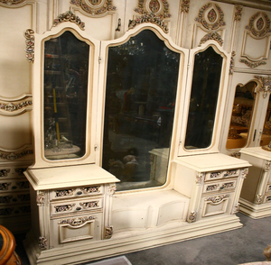 Royal antique <b>gold</b> finish carved wooden <b>dressing</b> console <b>table</b> with mirror, available at wholesale prices. - Product Image 6