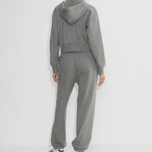 Fournisseur en gros proposant des ensembles de jogging à capuche personnalisés avec logo, marque privée et tarifs directs d'usine pour les marques mondiales. - Product Image 6
