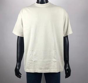 เสื้อยืดคอกลมแขนสั้นสีน้ำตาลทรงโอเวอร์ไซส์สำหรับผู้ชาย ผ้าเจอร์ซีย์คอตตอนสีพื้นลำลอง ความยาวปกติ - Product Image 5
