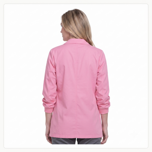 Bata de Laboratorio Rosa de Algodón y Poliéster Ecológico para Mujer, Manga Larga, Cuello Solapa, Uniforme Médico para Enfermeras y Doctoras, Personalizable para Hospital - Product Image 4