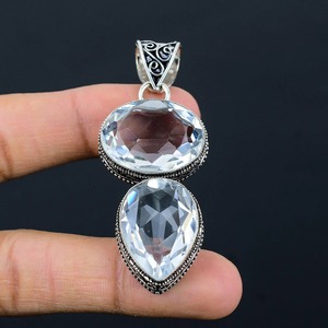 Colgante de Plata de Ley con Cuarzo Blanco y Engaste de Bisel, Joyería Bohemia Vintage Hecha a Mano, Amuleto Unisex - Product Image 1