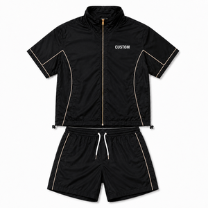 Ensemble streetwear léger 2026 personnalisé pour homme : coupe-vent deux pièces avec short, manches courtes, fermeture éclair intégrale, col montant et passepoil contrastant - Product Image 1
