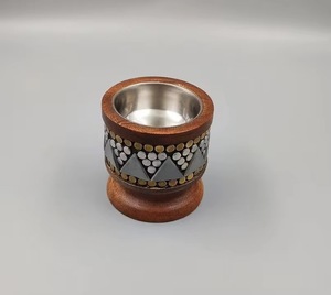 Quemador de Incienso de Madera Hecho a Mano con Revestimiento de Acero Inoxidable, Incrustaciones Coloridas de Mosaico y Puntos Decorativos de Metal - Product Image 2