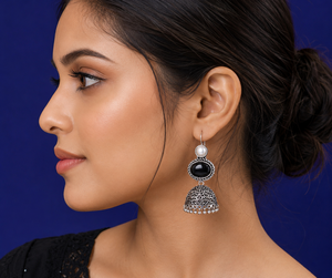 Pendientes Jhumka de Ónix Negro |   Joyería Étnica de Plata Oxidada al por Mayor - Product Image 2