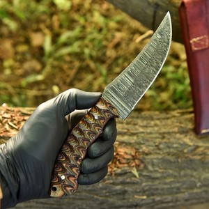 Cuchillo de Bushcraft EDC de Acero de Damasco Forjado a Mano, Mango de Madera Pakka, Espiga Completa, Cuchillo para Desollar con Funda de Cuero, OEM Personalizado - Product Image 4