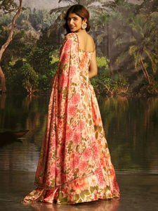 ชุดเลเฮนกาโชลีพิมพ์ลายดอกพีชสำหรับผู้หญิง แบบยาวถึงพื้น แห้งเร็ว พร้อมผ้าคลุมไหล่ ดีไซน์เนอร์ ชุดสำหรับงานปาร์ตี้ งานแต่งงาน ชุดพื้นเมือง - Product Image 3