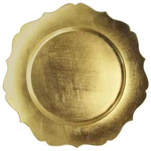 Assiette de présentation classique en métal doré pour une mise en table haut de gamme, assiette de base décorative pour banquets et traiteurs - Product Image 1