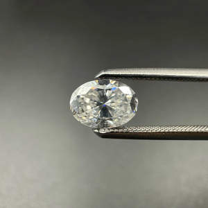 Pierre de Moissanite ovale de laboratoire, qualité 5A, couleur DEF blanc VVS, effet de jeu de couleurs/feu, 130 mm, pour la création de bijoux sur mesure - Product Image 3